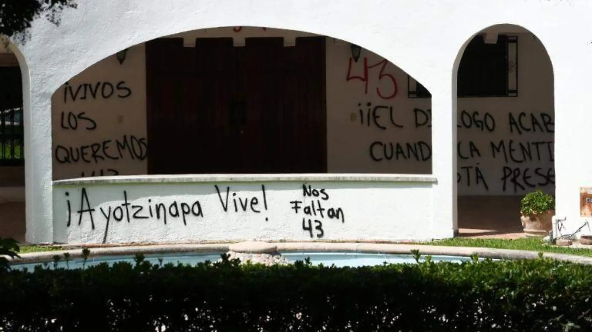 Ayotzinapa vandalismo